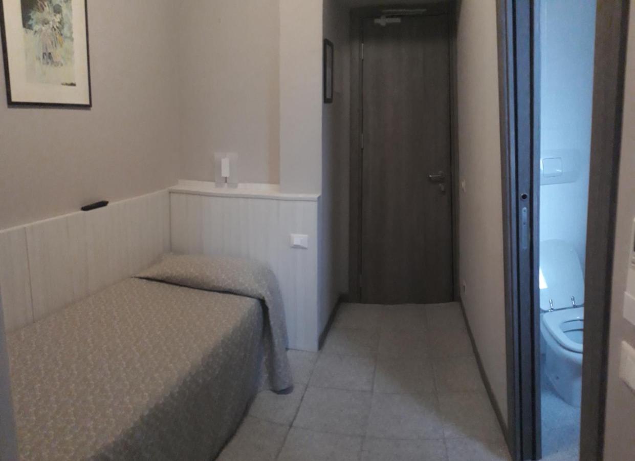 Hotel Danio Lungomare Аласио Екстериор снимка