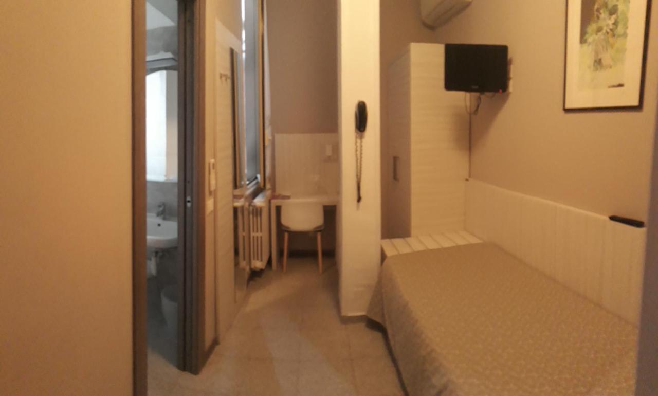 Hotel Danio Lungomare Аласио Екстериор снимка