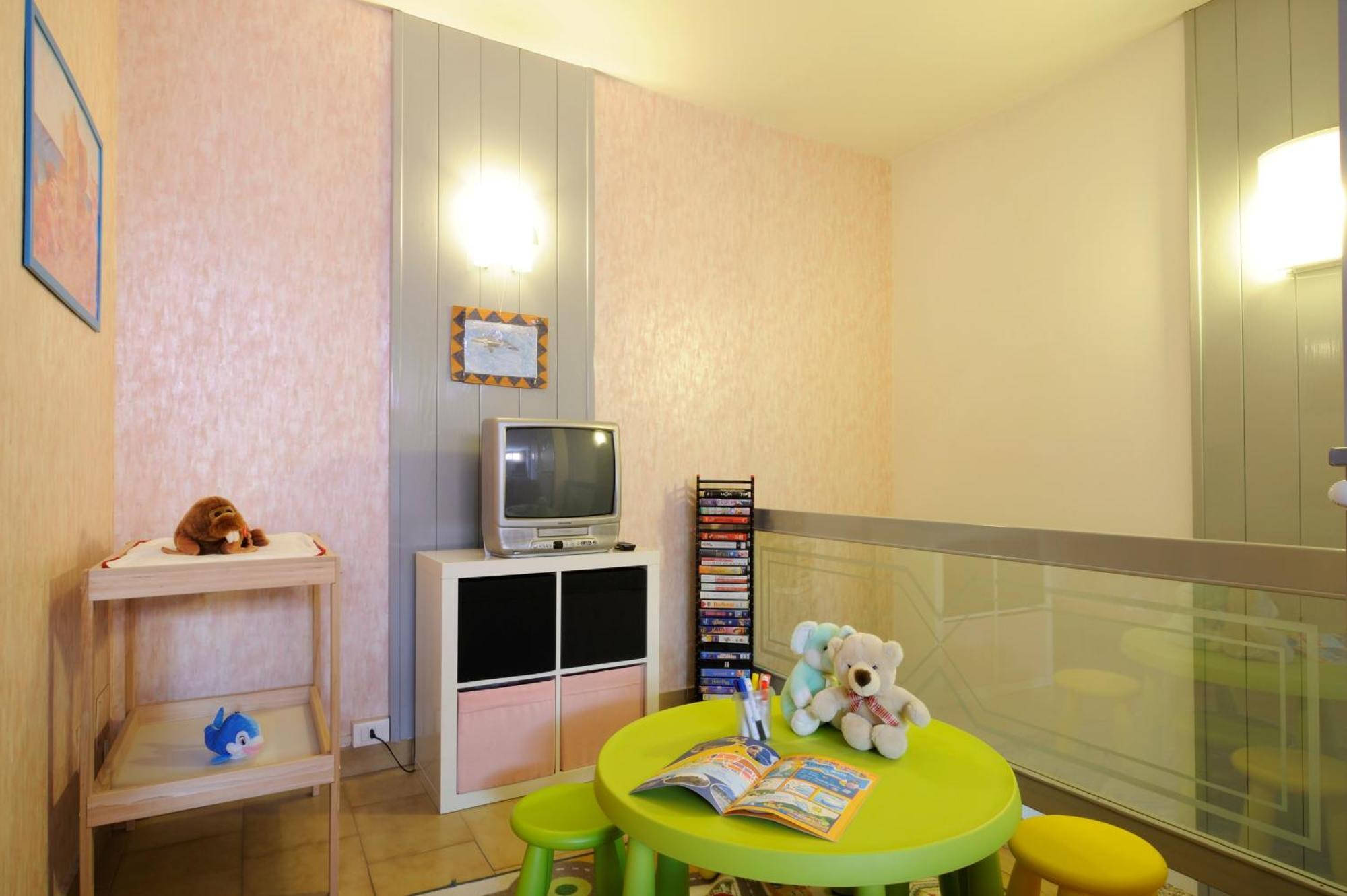 Hotel Danio Lungomare Аласио Екстериор снимка